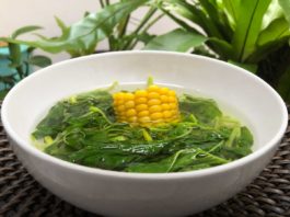 Sayur Bening: Clear Spinach & Corn Soup (Vegan)
