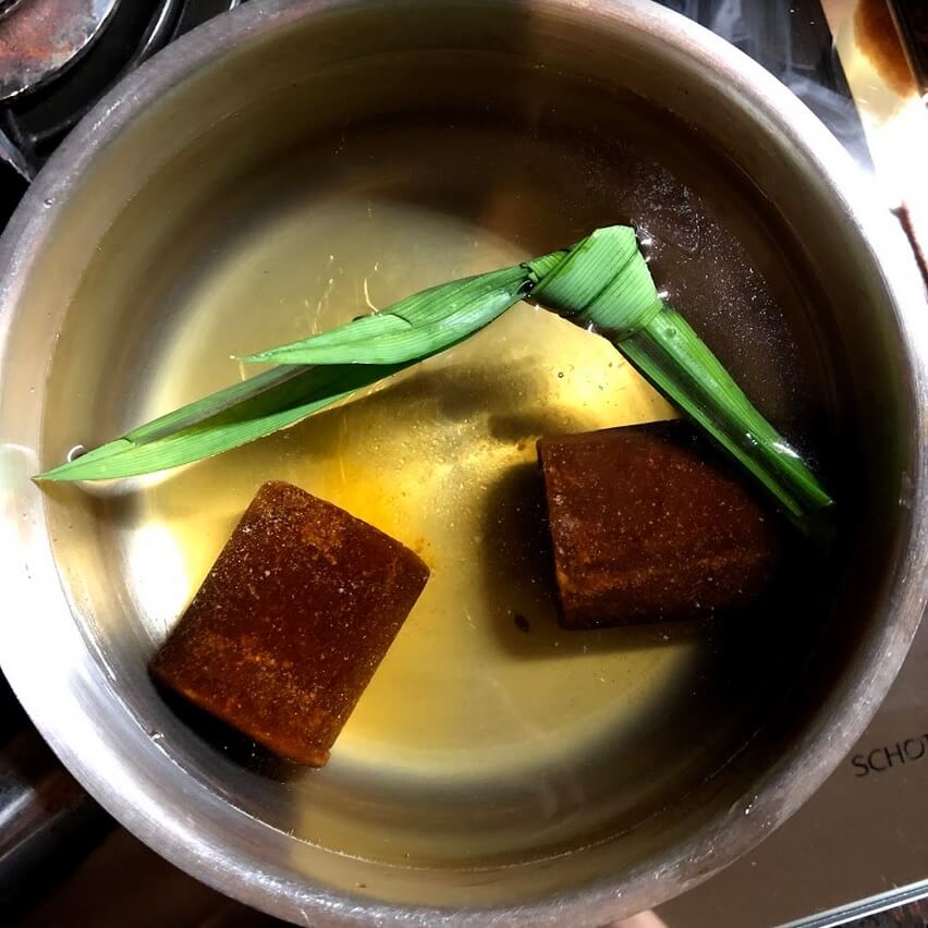 Agar-Agar Santan Gula Jawa mixing ingredients