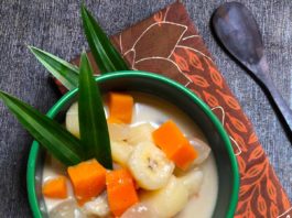 Kolak Pisang: Banana and Coconut Milk Dessert Soup