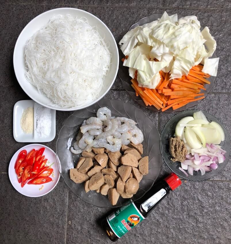 Bihun goreng ingredients