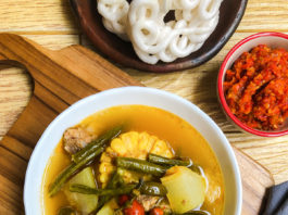 Sayur Asem: Sour Tamarind Soup with Vegetables and Beef Trimmings