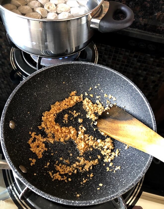 sauté the minced garlic