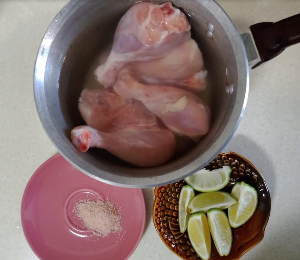 Chicken rendang: main ingredients