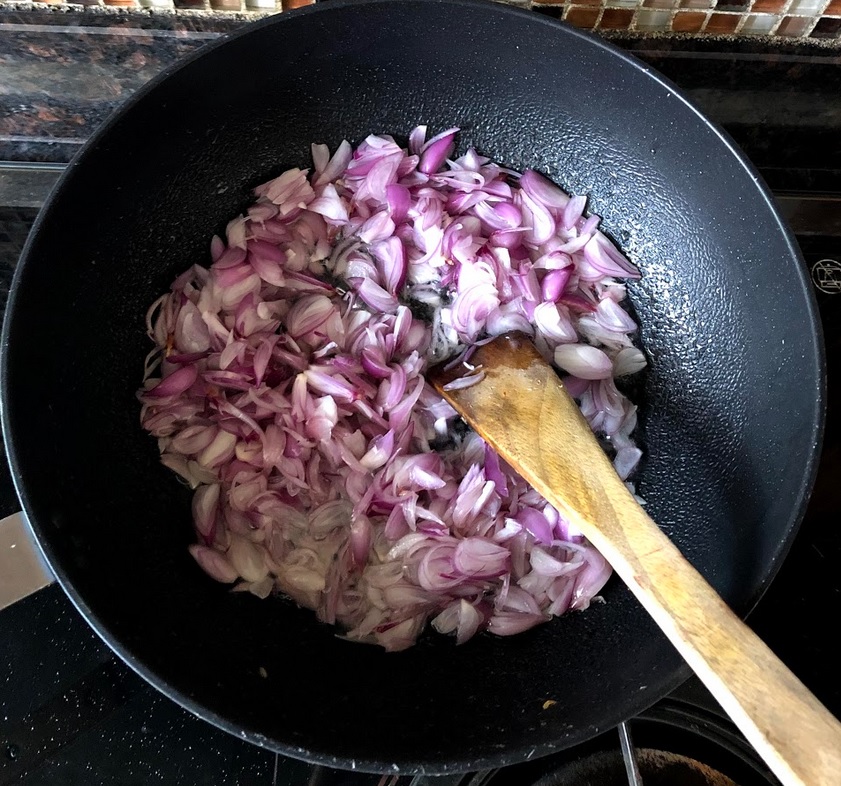 fry the sliced shallots